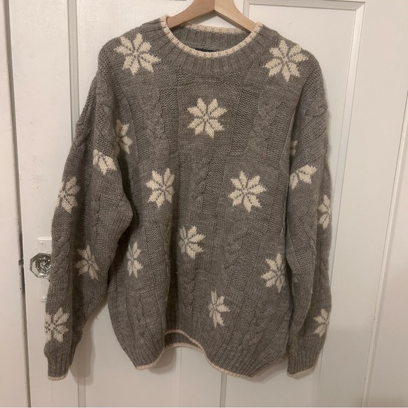 Lands End Sweater Women’s L Gray 100%‎ Wool Knit Snowflake Pull Over Vintage - Picture 1 of 7